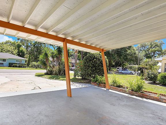 5th image of 1621 Poe Ave