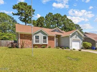 2625 Idlebrook Cir, Midway Park, NC 28544