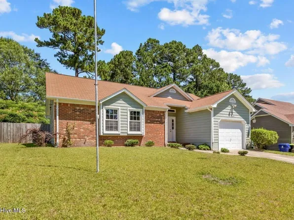 2625 Idlebrook Circle, Midway Park, NC 28544