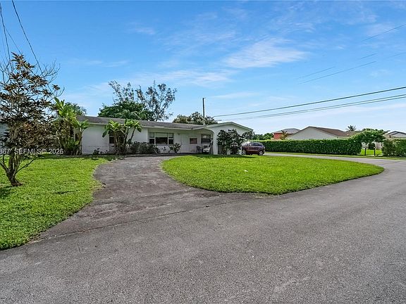 4th image of 5630 SW 55th Ave
