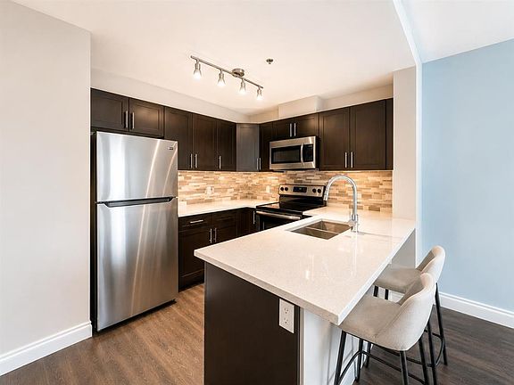 5th image of 955 N McPherson Rd NE #224