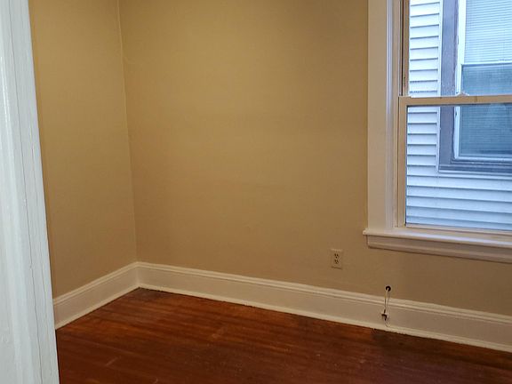 3rd image of 88 Woodlawn Ave #2