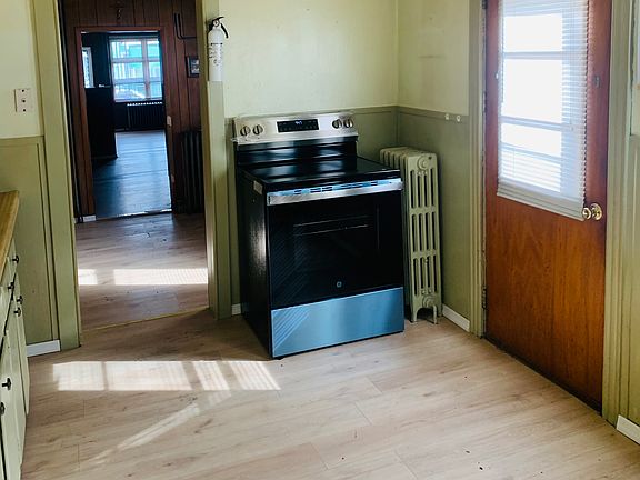 5th image of 449 North St