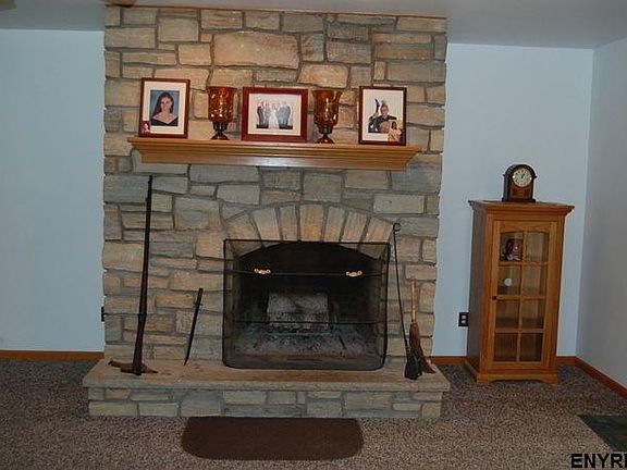 4th image of 101 Carroll Ln