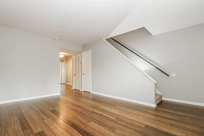 2 bed, 1.5 bath, 900 sqft, $1,895 — Photo 4