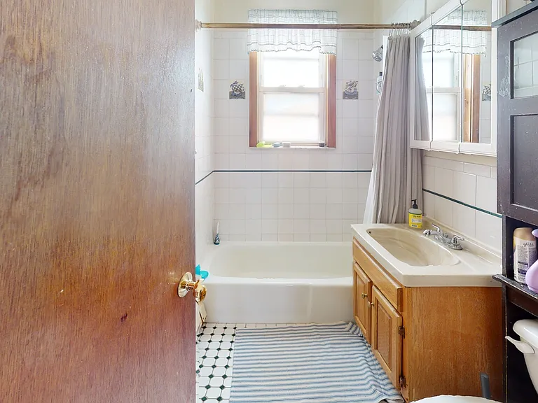 40 Mozart St #3 — Photo 12