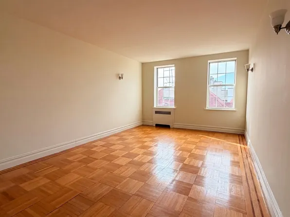 8802 Ridge Boulevard image 1 of 6