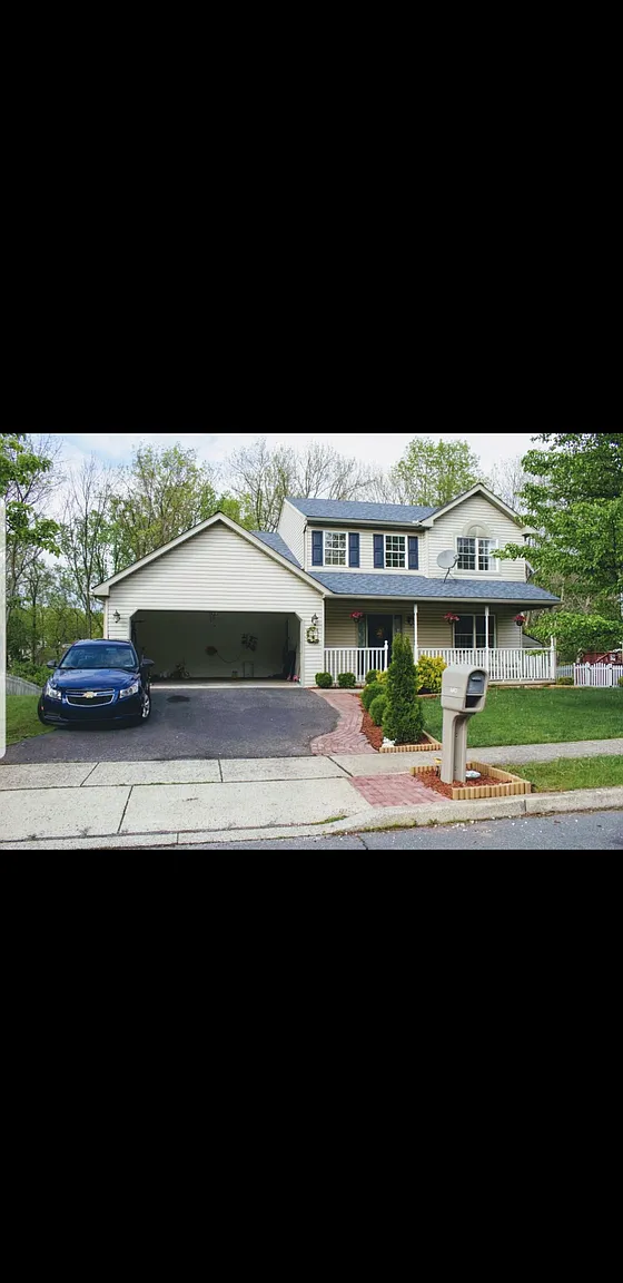 6081 Long Pond Dr photo 1