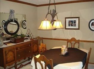 5 Spiria Ct, Bloomington, IL 61701