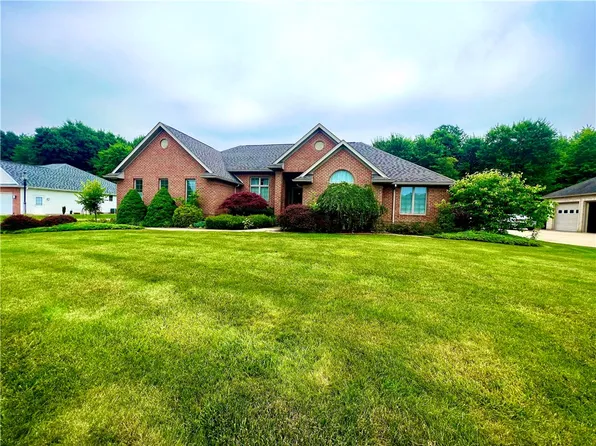 3316 S Parkside Dr, New Castle, PA 16105