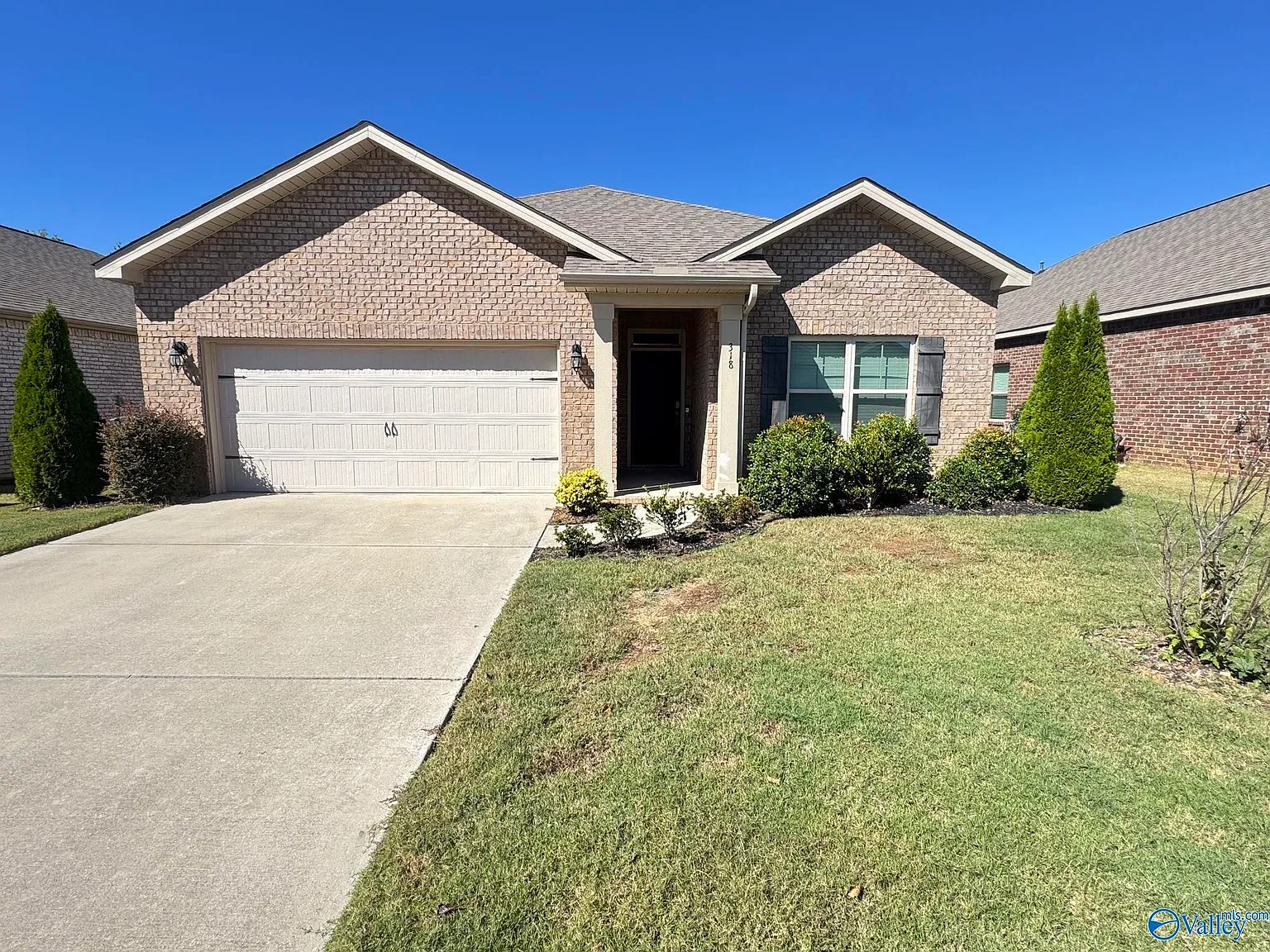 3 bed, 2.0 bath, 1683 sqft, $1,595 — Photo 1