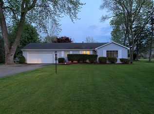4205 Riverview Dr, Alma, MI 48801