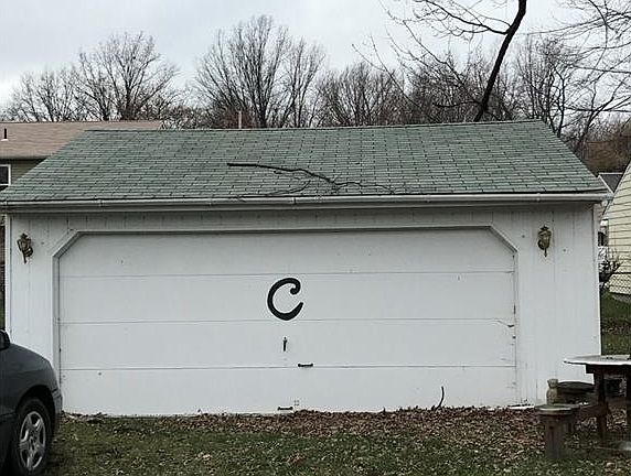 5th image of 1290 E 340th St
