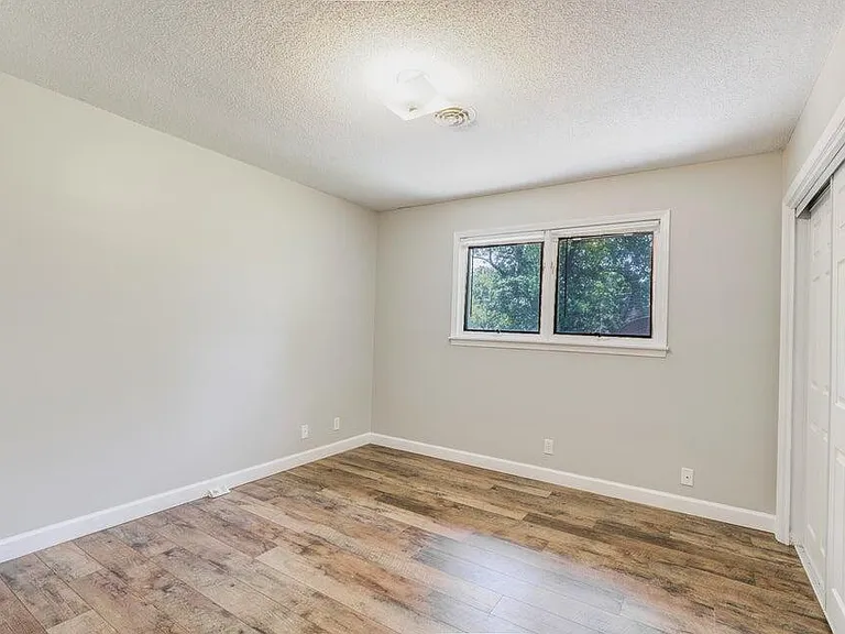 2400 Ridgefield Rd — Photo 13