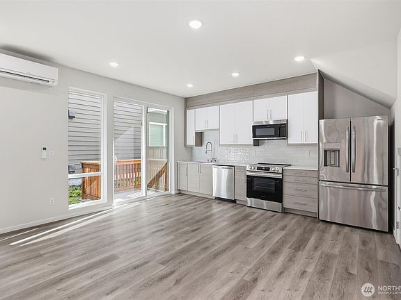 3rd image of 1816 24th Avenue S