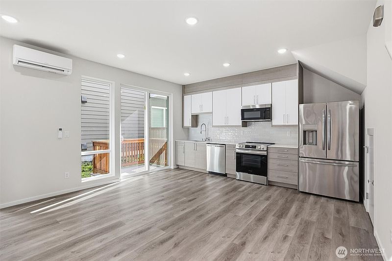 4th image of 1816 24th Avenue S