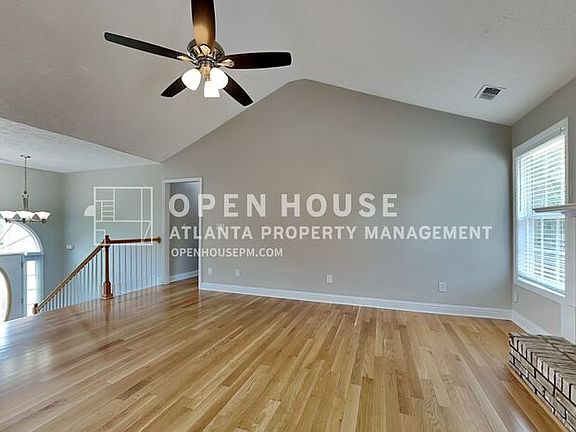 4th image of 990 Golden Meadows Ln