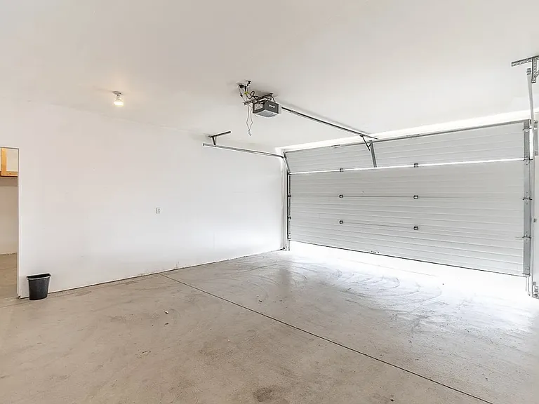 402 E Tanglewood Dr — Photo 6