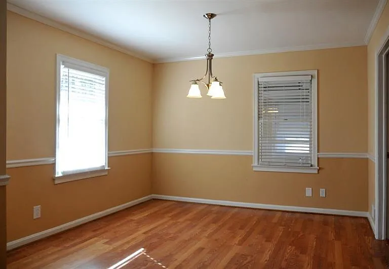 1278 Fairhill Ln NE — Photo 4
