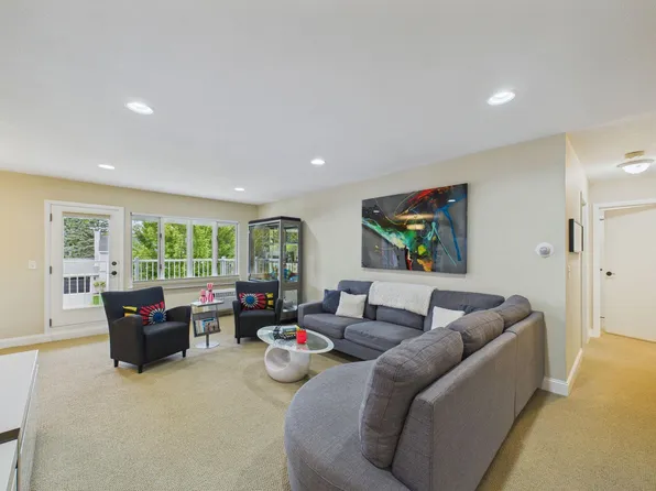 6005 Eden Prairie Rd APT 210, Edina, MN 55436