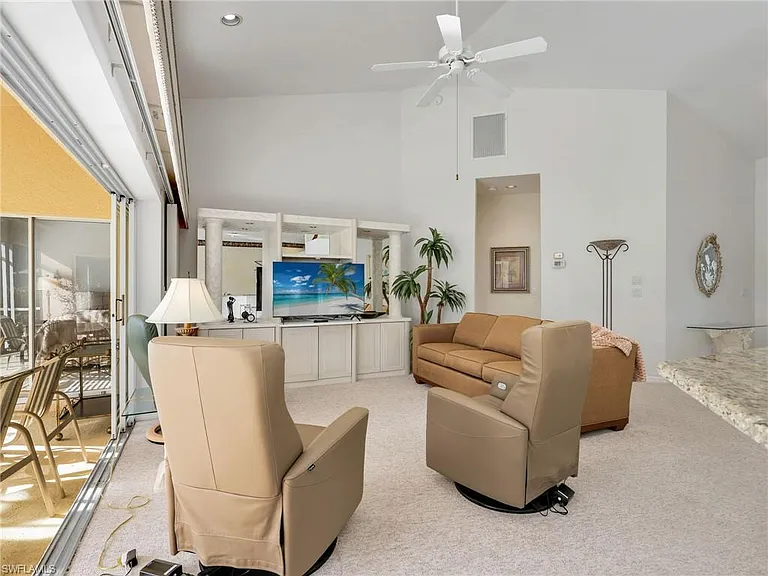 7100 Falcons Glen Blvd — Photo 14