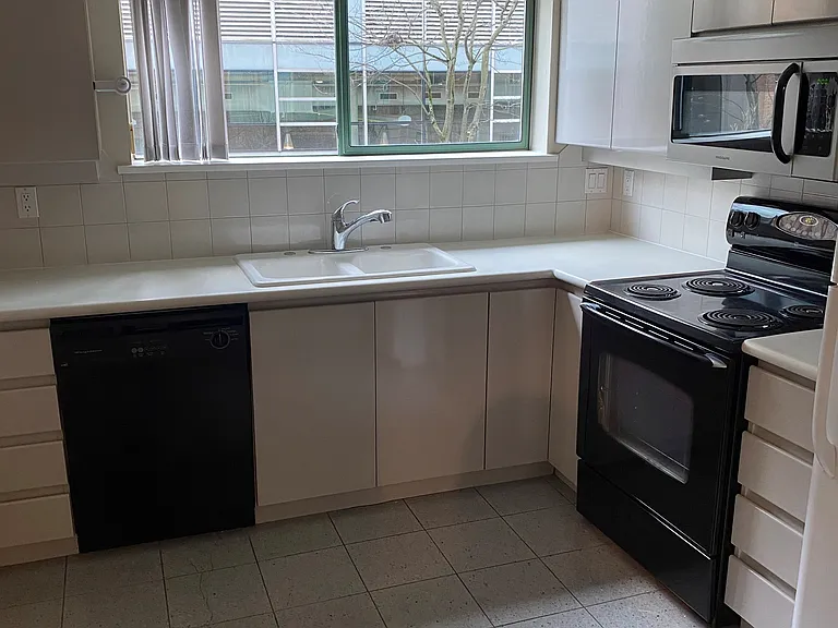 909 Burrard St — Photo 17