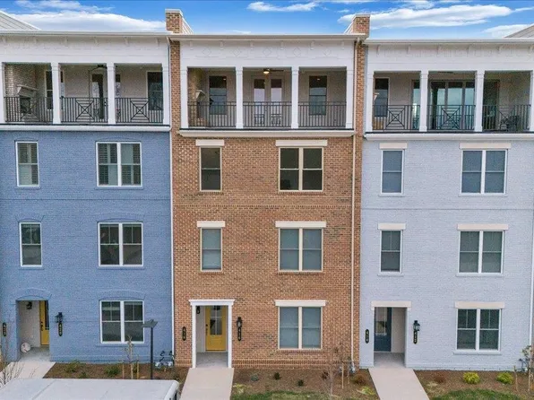 415 E Eheart St #143A, Blacksburg, VA 24060