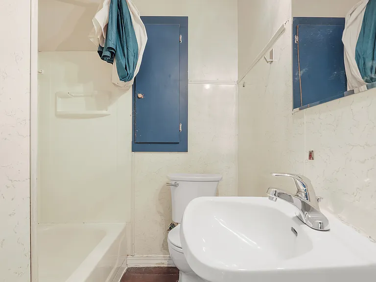3532 Caroline Ave — Photo 11