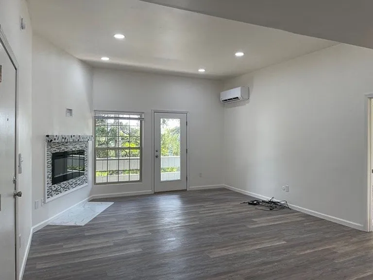 University Park Apartments near Cornell University — Photo 212