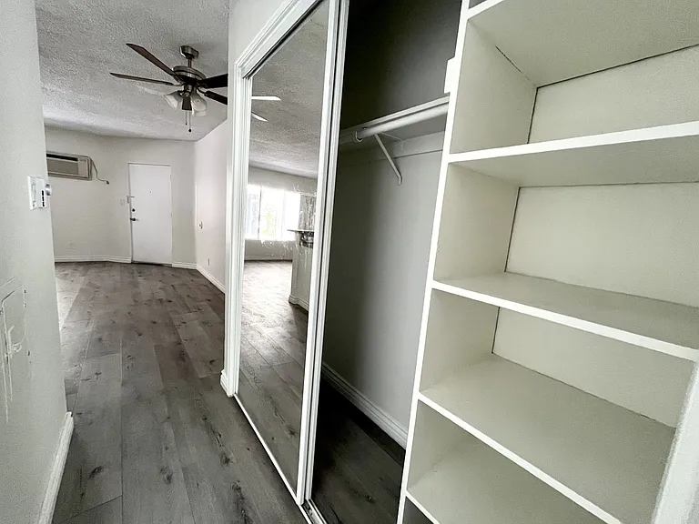 1543 N Bronson Ave #106 — Photo 16