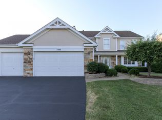 1930 White Oak Dr, Algonquin, IL