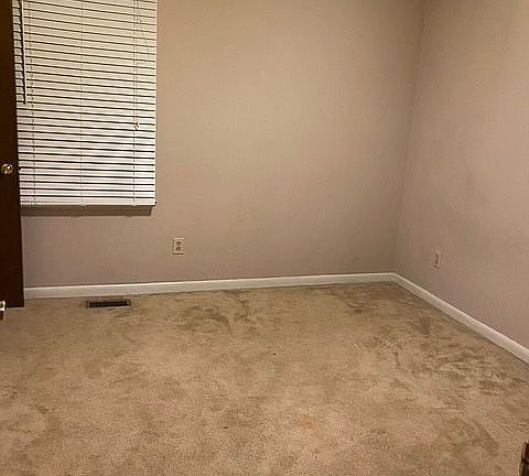 5th image of 3808 Casper St