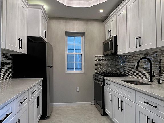 4th image of 84 Saint Ave Floor 2