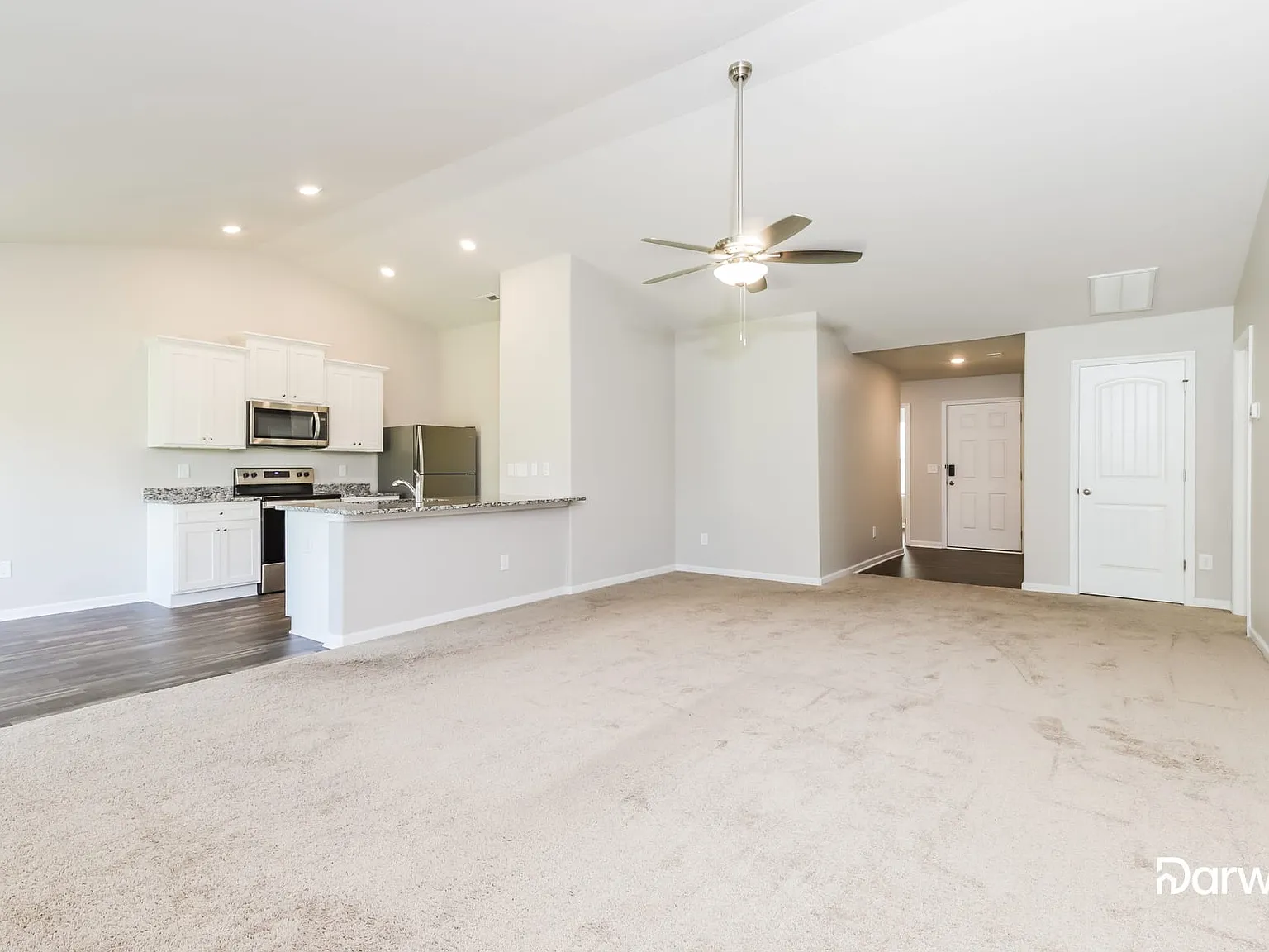 3 bed, 2.5 bath, 1690 sqft, $1,745 — Photo 4
