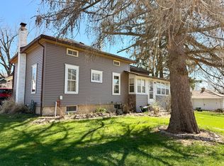 213 N 1st St, Elburn, IL 60119