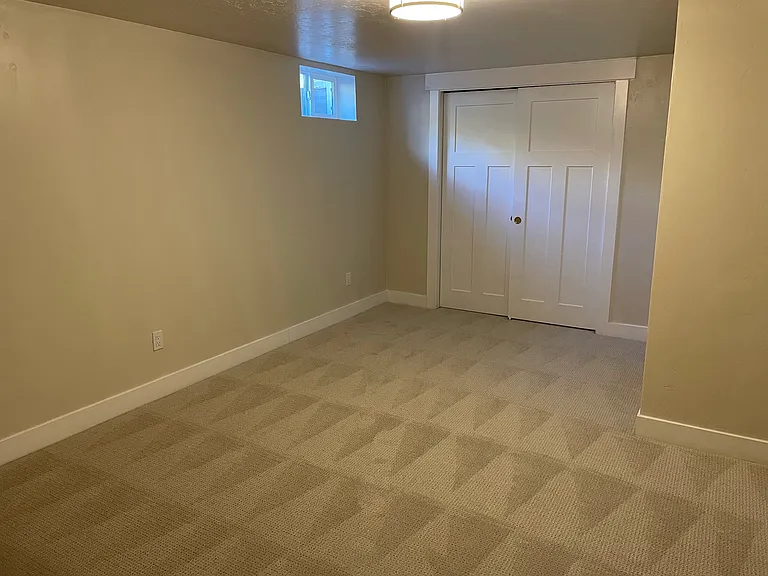 864 N 350 E — Photo 18