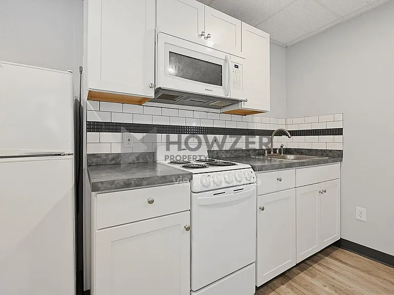 127 Park St #10 — Photo 6