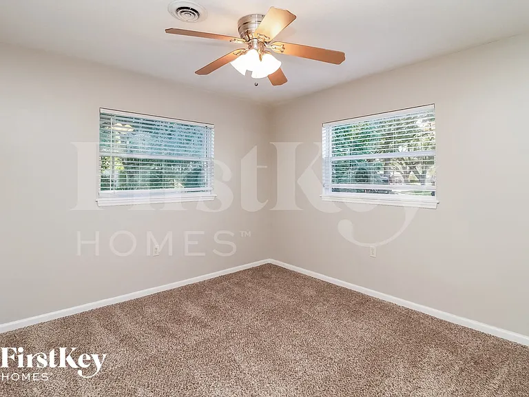 802 Morocco Ave — Photo 12