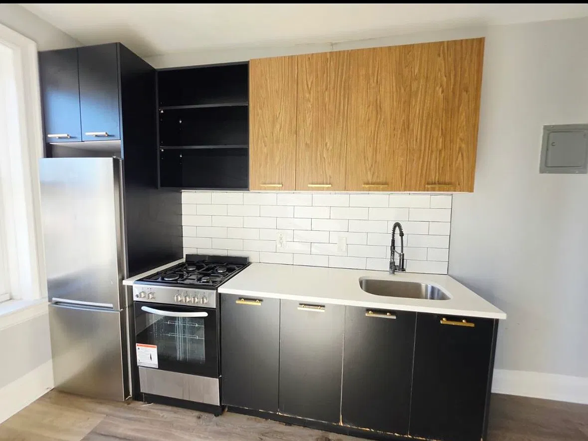 2 bed, 800 sqft, $2,300 — Photo 1