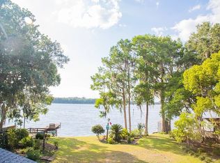 9825 W Riverwood Dr, Crystal River, FL 34428