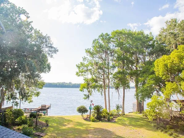 9825 W Riverwood Dr, Crystal River, FL 34428