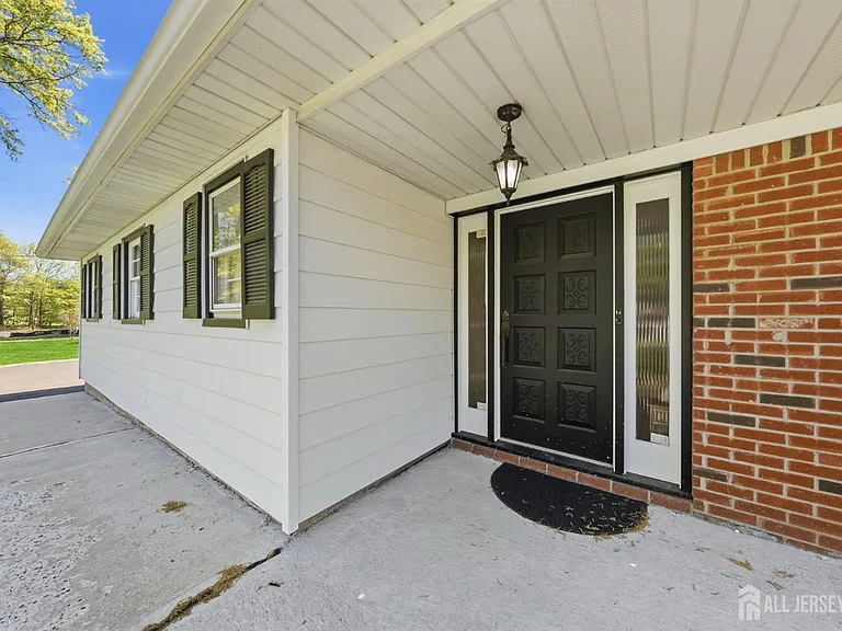 34 Ventnor Dr — Photo 32