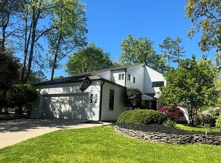 2 Pine Knoll Dr, Lake Wylie, SC