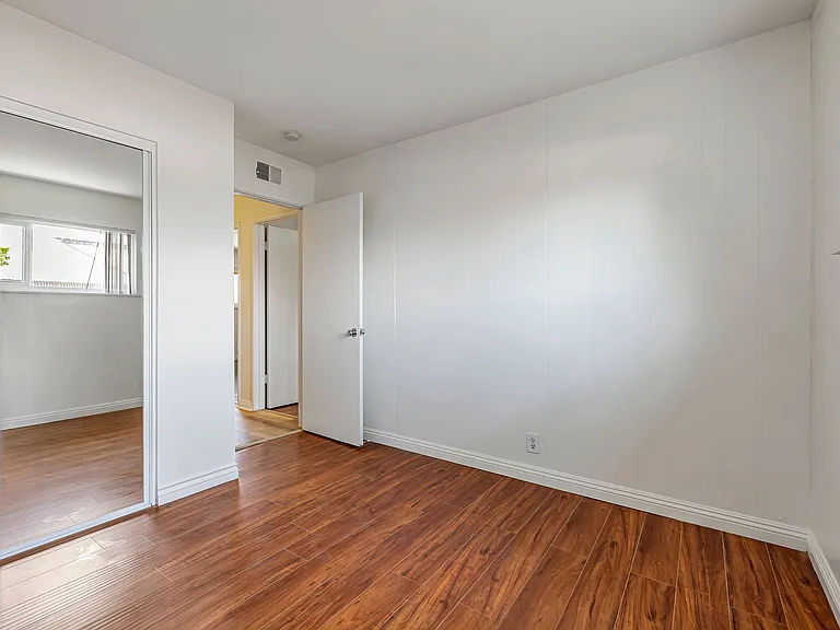 1139 N Shattuck St — Photo 28