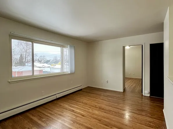 750 Harrison Blvd #5, Lincoln Park, MI 48146