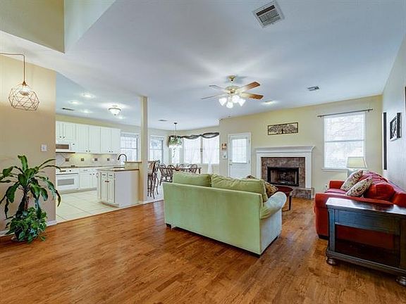 5th image of 2922 Winchester Dr
