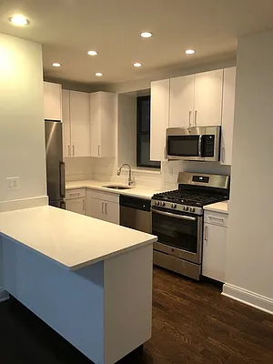 Rented by Solil Management | media 8