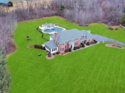 65 Thistledown, Suffield, CT, 06078