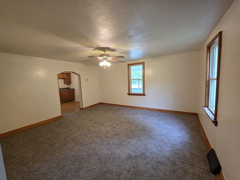 534 Broadlawn Dr — Photo 3