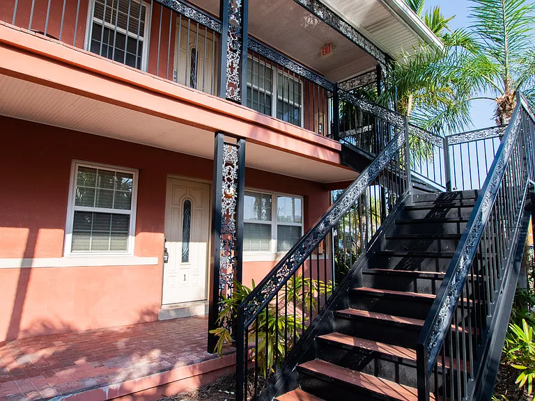 521 68th Ave #8 — Photo 4